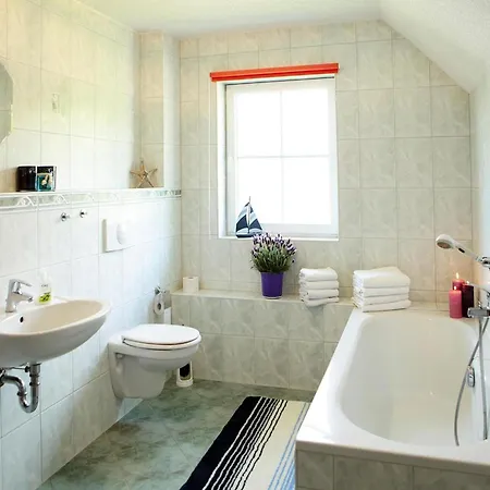 Дом отдыха Ferienhaeuser Am Kummerower See, *