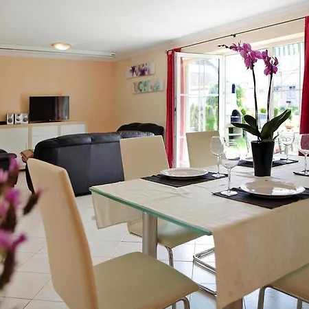 Дом отдыха Ferienhaeuser Am Kummerower See, *