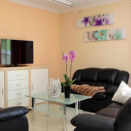 Ferienhaeuser Am Kummerower See, *