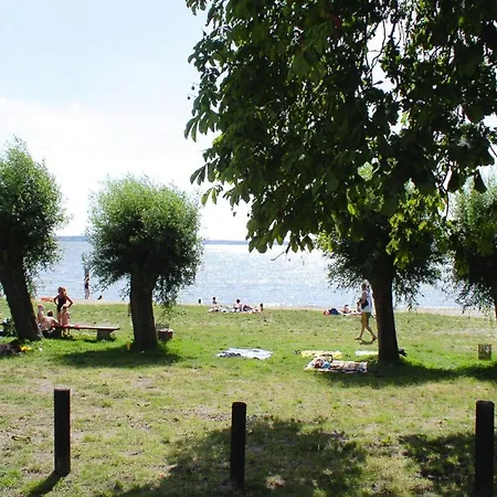 Ferienhaeuser Am Kummerower In