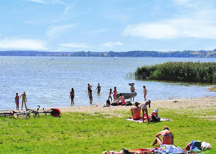 Ferienhaeuser Am Kummerower See, 別荘 Verchen