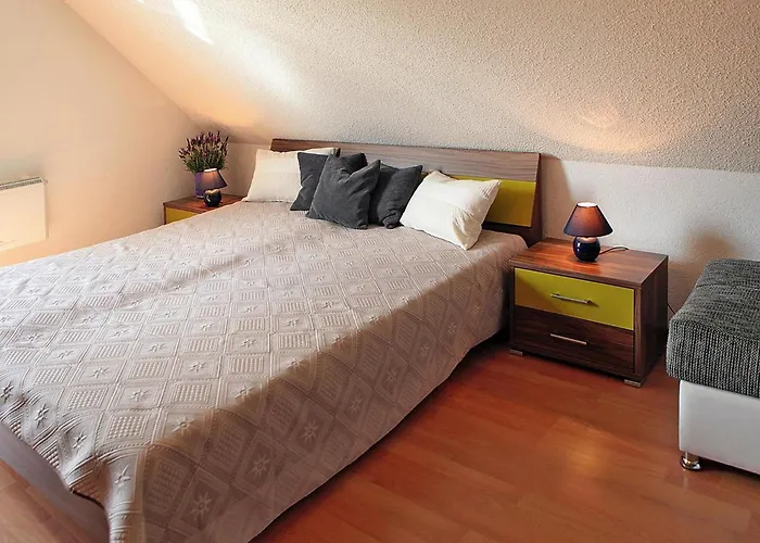 別荘 Ferienhaeuser Am Kummerower See, Verchen