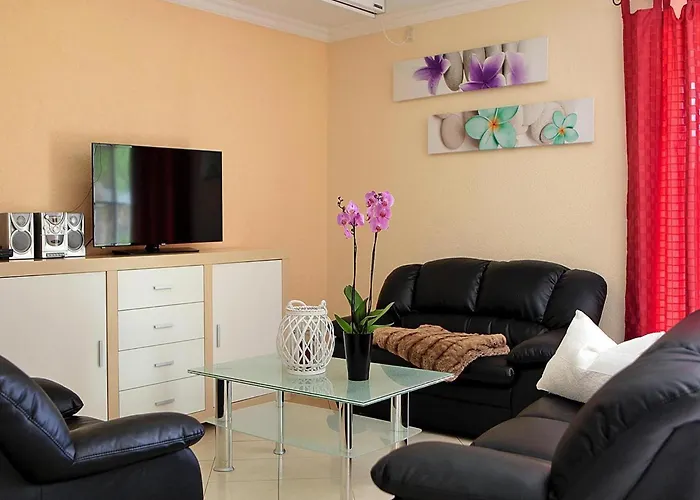 Ferienhaeuser Am Kummerower See, *